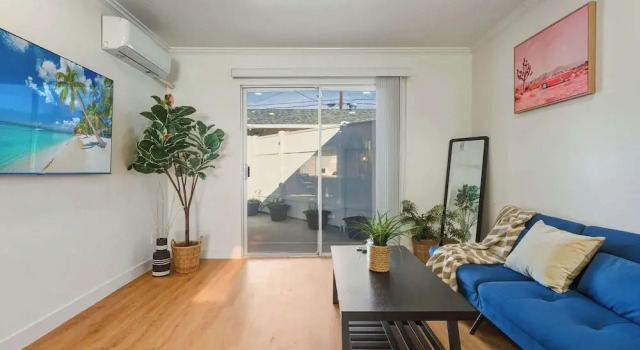 Spacious 4BR House Free Parking w Backyard BBQ, Book Vacation Home Los Angeles Los Angeles Metropolitan Area