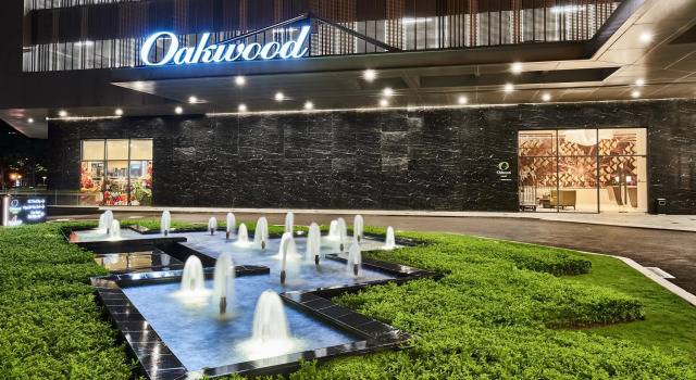 Номер Standard Oakwood Residence Saigon