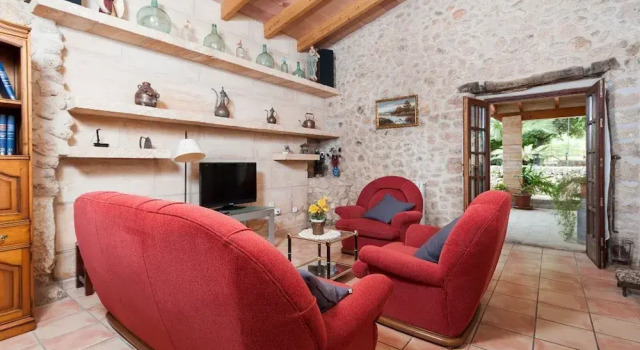 Can Rovey in Inca With 4 Bedrooms and 4 Bathrooms