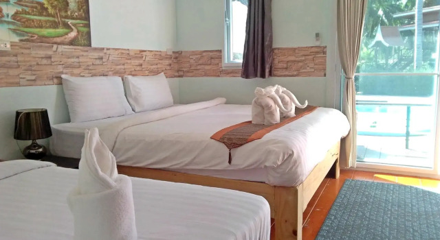 Трёхместный номер Superior с видом на бассейн The Ford SunSet Beach Resort