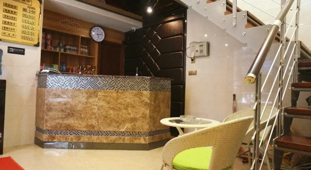 Handsome Guesthouse, Book Hotel Hotels in Yibin with Parking, Parking