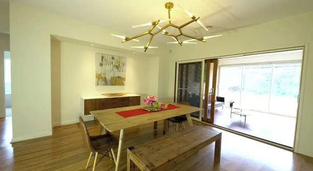 Коттедж Grand Stylish Luxe House For Big Group Near Shopping Center