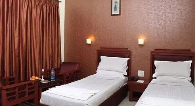 Hotel Dee Cee Manor, Забронировать Отель Отели штата Тамилнада с завтраком, Завтраки