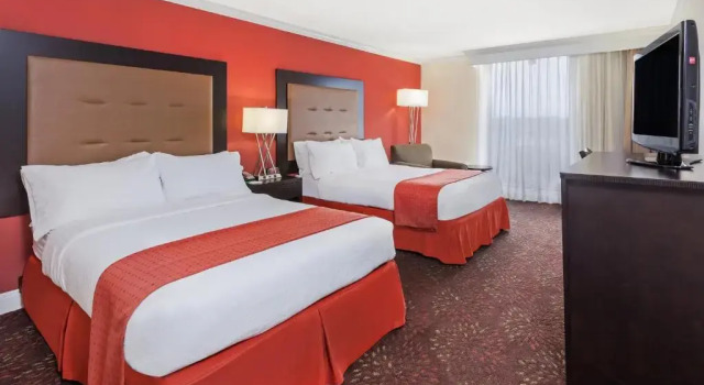 Четырёхместный номер Standard Holiday Inn Tyler - Conference Center by IHG