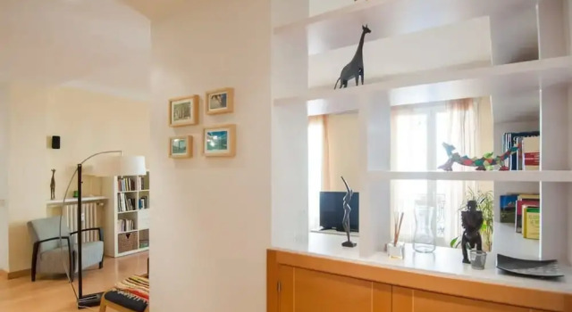 Chamberi Scene 2 Bedroom Home in Chamberi, Забронировать Апартаменты/квартира Шамбери Мадрид, рядом с Глориета-де-Куатро-Каминос