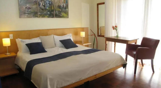 Lézard Bleu Guest House, Забронировать Отель Отели Кейптауна с завтраком, рядом с De Waal Park, Завтраки