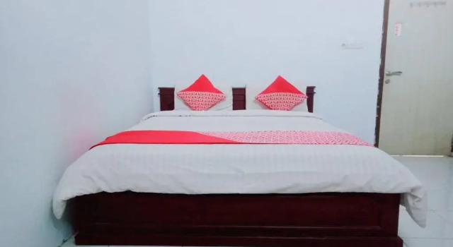 Номер Deluxe RedDoorz Syariah near Universitas Batanghari Jambi