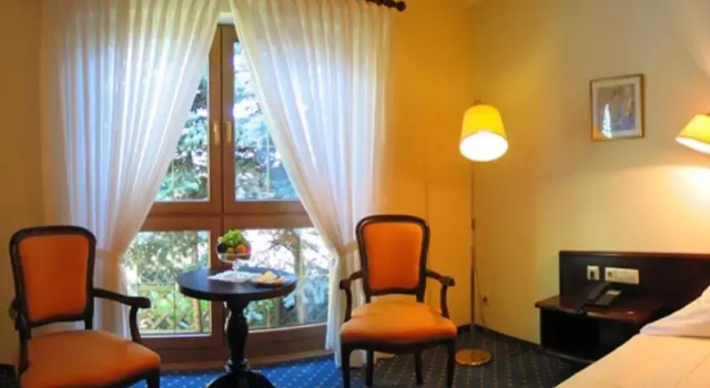 Hotel Waldhaus, Buchen Sie Hotel Hügelsheim Baden-Württemberg