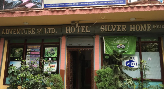 Кровать в общем номере Hotel Silver Home - Hostel