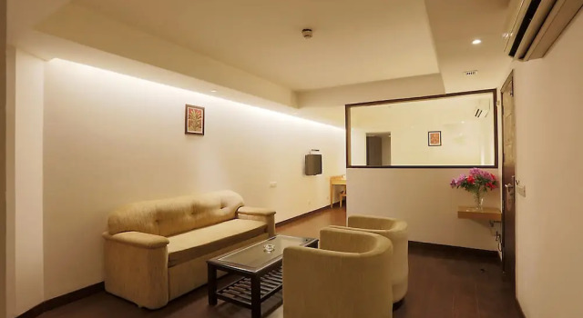 Люкс Hotel Arch Plaza at Yashobhoomi By Arch Group