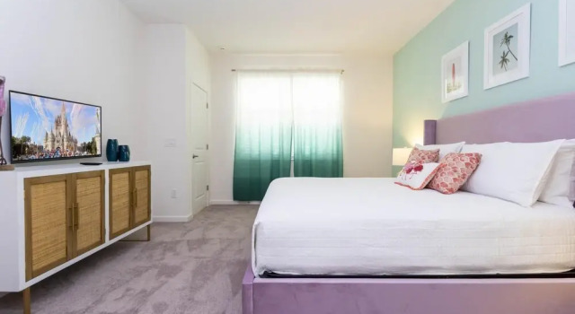 Amazing Large Home Near Parks, Rezerwuj Hotel Kissimmee Kissimmee