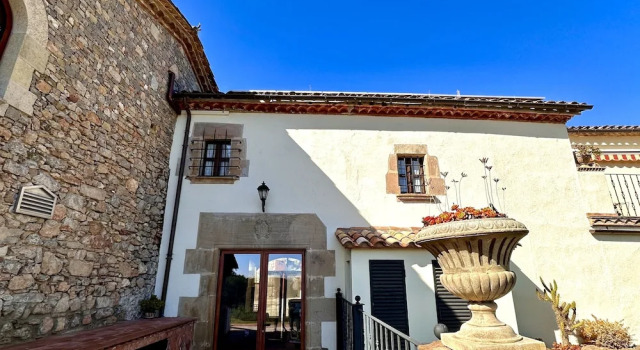 Masia Can Viver - Olive oil tourism B&B, Rezerwuj Bed and Breakfast Bigues i Riells 