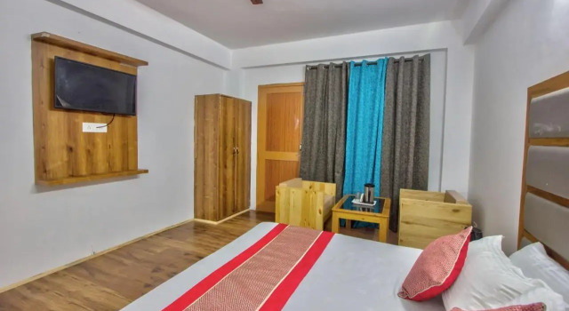 Hotel beas river retreat