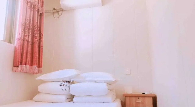 Skylit Great Wall Country House, Book Pension Hoteller i Beijing Province med parkering, Parkering