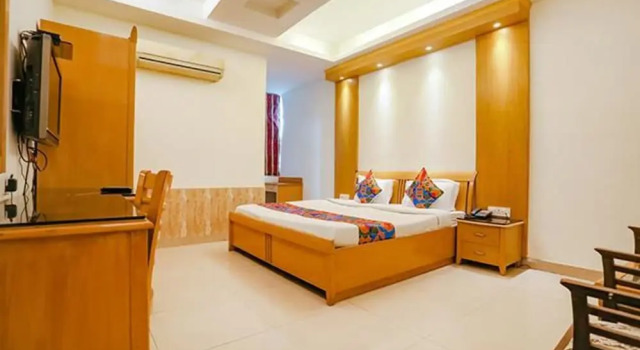 Номер Premium Fabhotel Clark Height