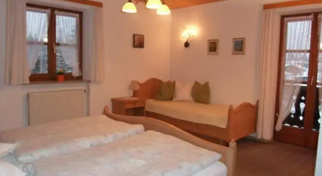 Untersüßenbrunn, Varaa Hotelli Hotellit Baijeri pysäköinnillä, Pysäköinti