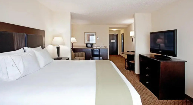 Люкс Holiday Inn Express and Suites Newberry by IHG