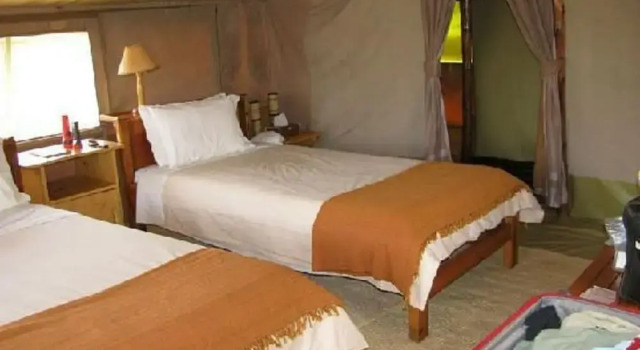 Ngamba Island Tented Camp, Prenota Hotel Entebbe 