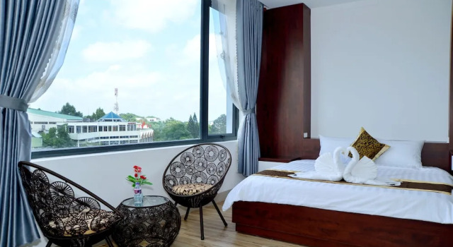 Четырёхместный номер Deluxe Buon Ma Thuot Hotel