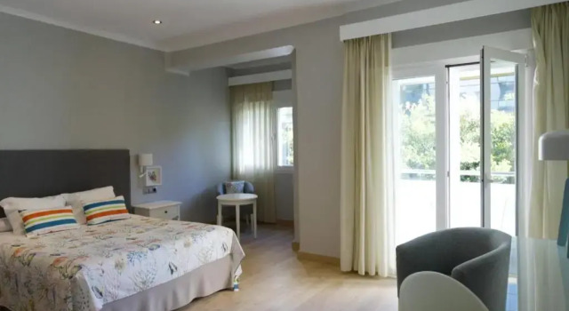 Полулюкс Hotel Costasol