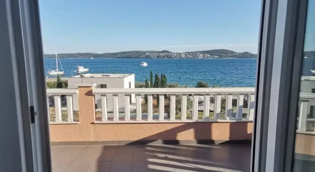 Luxury Seget Donji Apartments with Terrace and Sea View