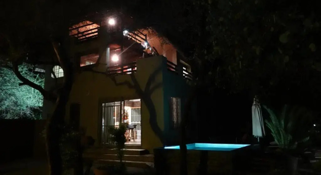 Marloth Park Hippo House, Забронировать Отель Марлот-Парк 