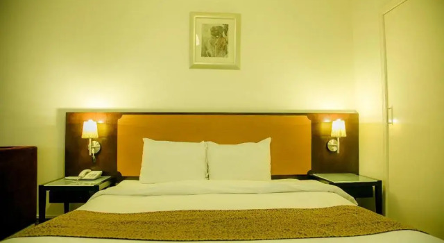Двухместный номер Standard Phoenicia Grand Hotel