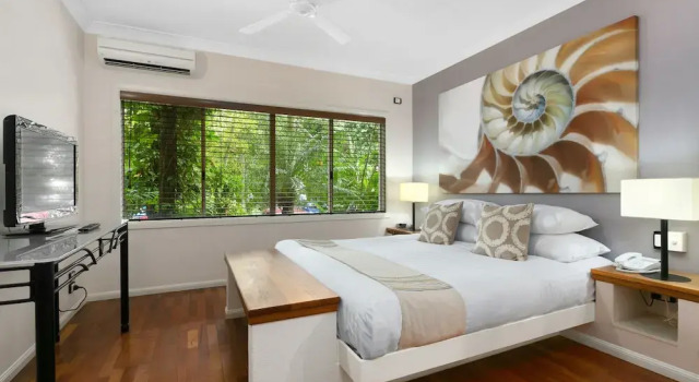 Absolute Beachfront at Alamanda 62