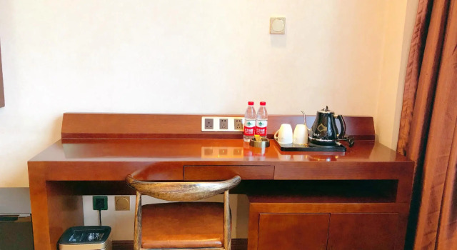 James Joyce Coffetel· Tianjin Olympic Center Lingbin Road Metro Station