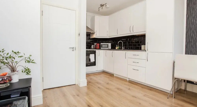 Modern 2 Bedroom Apartment On The Doorstep Of Queens Park, Varaa Huoneisto Asunnot kohteessa Merseyside, Huoneisto