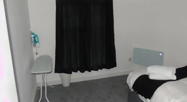 Captivating 1-bedroom Apartment in Bolton, Varaa Huoneisto Asunnot kohteessa Merseyside, Huoneisto