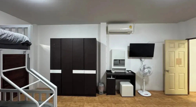 Pakkan Hotel พักกาญจน์, Забронировать Отель Канчанабури провинция Канчанабури, рядом с The Jeath War Museum