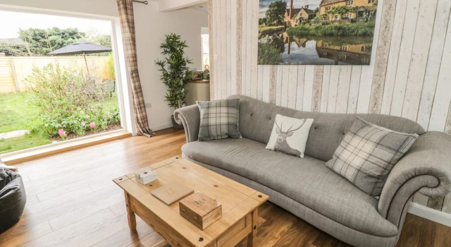 Magnolia Tree Cottage, Забронировать Дом для отпуска Отели в центре Буртон-он-те-Уотер, в центре