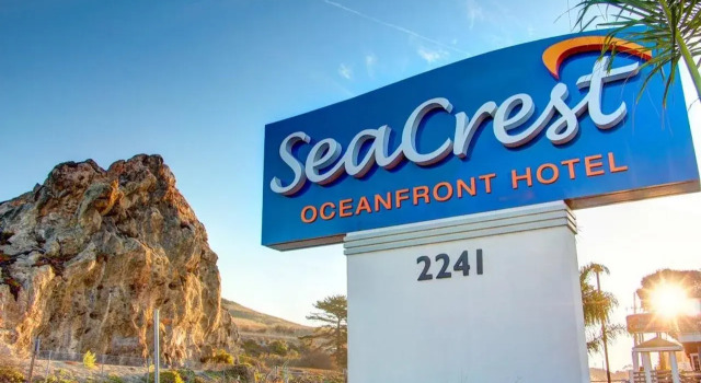 SeaCrest Oceanfront Hotel, Забронировать Отель Отели Пизмо-Бич с парковкой, рядом с Пир пляжа Pismo, Парковка