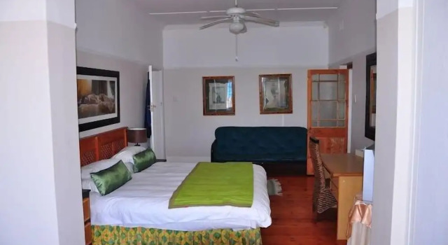 Коттедж Admirals Rest Self-Catering House