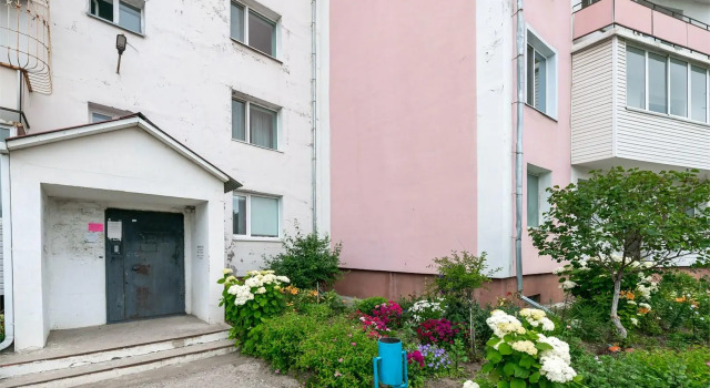 Ideal Apartment on the Eastern Avenue, Buchen Sie Ferienwohnung Wrangel 