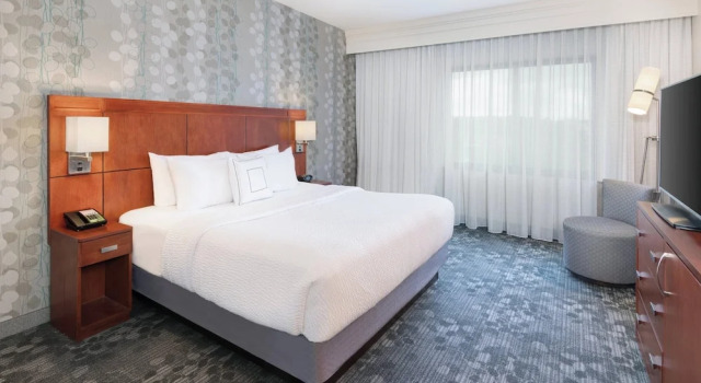 Люкс c 1 комнатой Courtyard by Marriott Pittsburgh Washington Meadow Lands