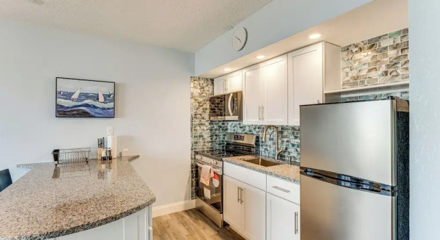 Апартаменты Cozy Daytona Beach Condo - Steps to Ocean!