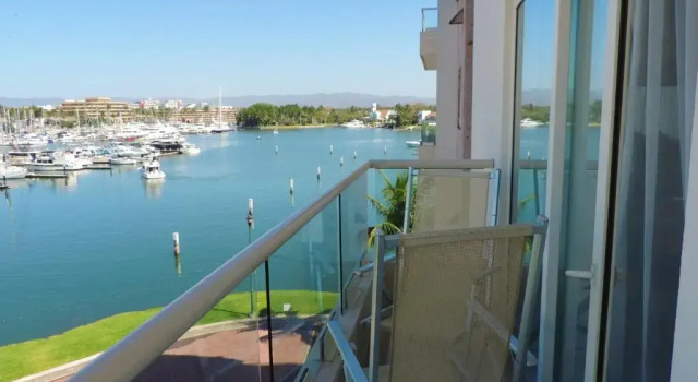 Полулюкс с балконом Marina Banderas Suites Hotel Boutique