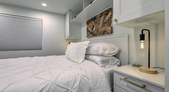 Aspen Condo w/ Mountain Views & Ski Access!