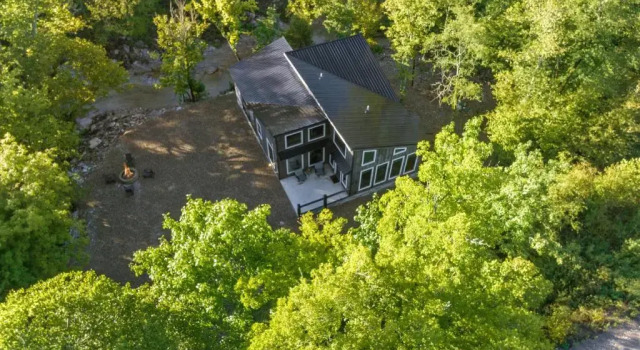 Коттедж Vacana Blackwater Waterfront Couples Cabin, HotTub, FirePit, Pet Friendly