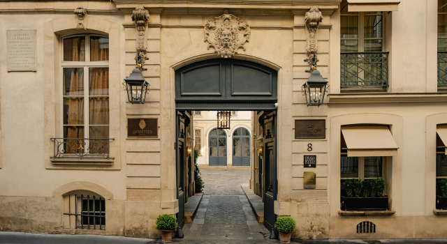 MARQUIS Faubourg Saint-Honoré - Small Luxury hotels of the World, Забронировать Отель Отели Парижа с завтраком, рядом с Theatre de L'Athenee Louis Jouvet, Завтраки