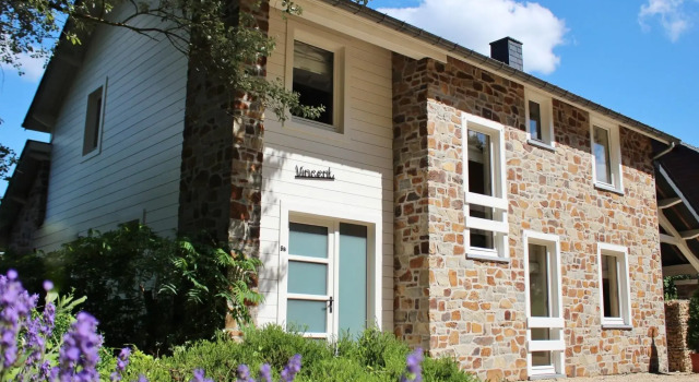 Holiday Home in Jupille Near Forest Trails