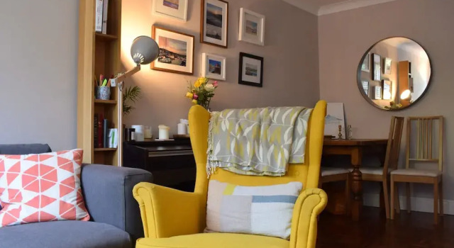 2 Bedroom Maisonette In Islington