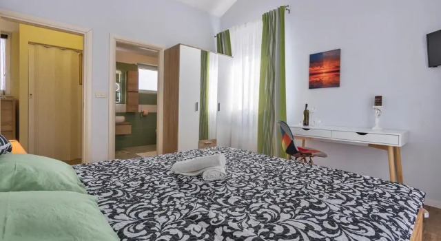 Beautiful Home in Medulin With Wifi and 4 Bedrooms, Reserva ahora Hotel Hoteles en Pula con aparcamiento, Aparcamiento