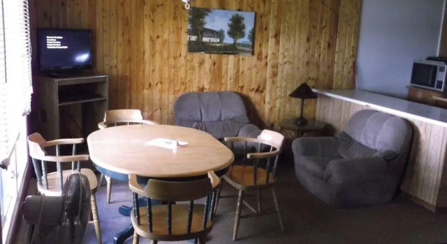 Chalkley's Sandy Bay Cottage Resort, Varaa Lomakeskus Nipissing Township Kanada