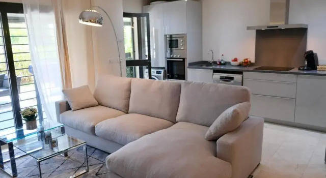 ALEGRIA DE VIVIR EXCLUSIV 2 bedroom appartment pool, parking, wifi, netflix, padel and more, Забронировать Отель Отели Бенаавис с парковкой, Парковка