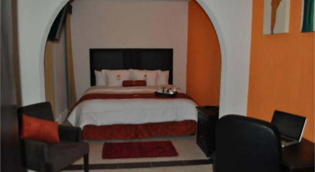The lit 13, Prenota Hotel Hotel a El Bajio con parcheggio, Parcheggio