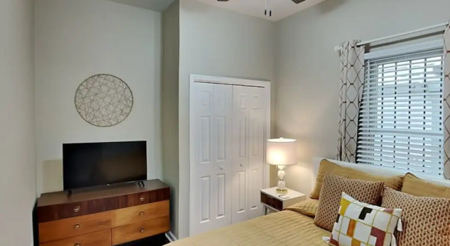 Barnard Row House by Tybee Vacation Rentals, Забронировать Отель Бизнес-отели Саванны, рядом с Музей африканского искусства в городе Саванна, 4* 5*