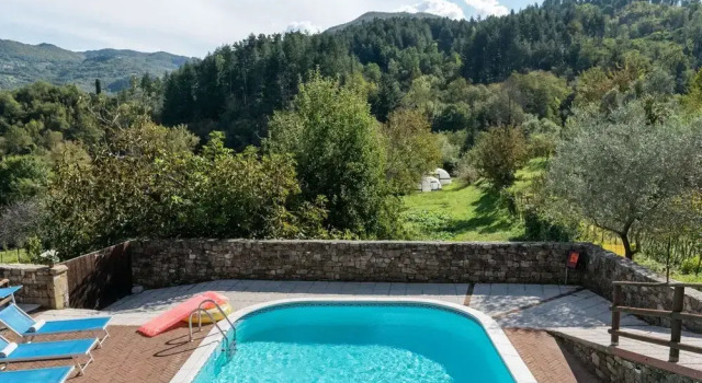 Апартаменты Flat with heated hot tub and shared pool